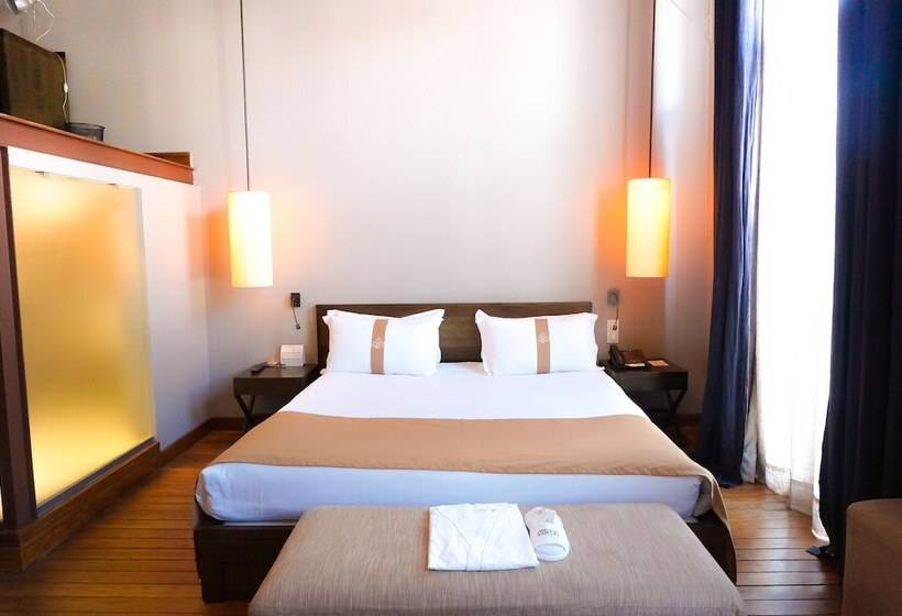 سوییت, Le Louvre Hotel & Spa