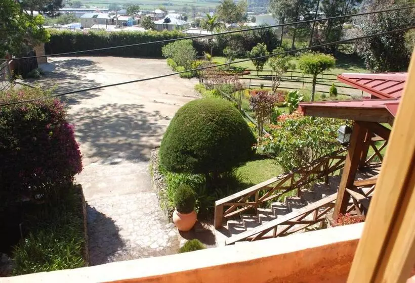 ファミリールーム, Rancho Constanza & Cabañas De La Montaña