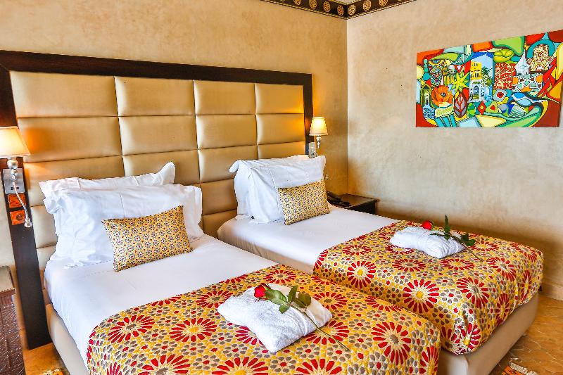 جناح مطلّ علي البحر, Riad Mimouna