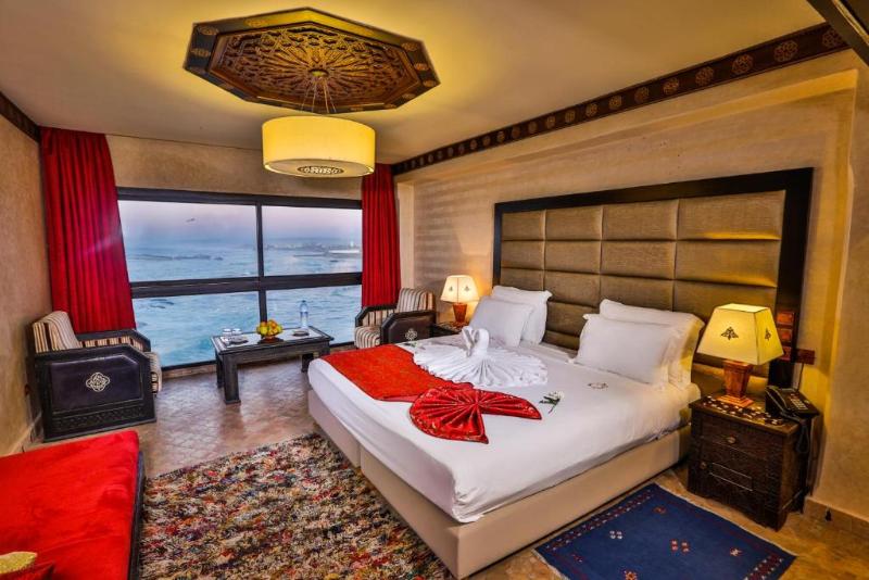 جناح مطلّ علي البحر, Riad Mimouna