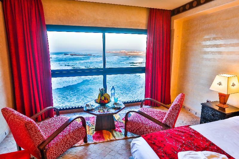 جناح مطلّ علي البحر, Riad Mimouna