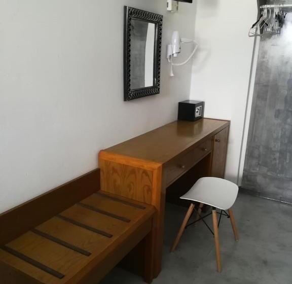استودیوی استاندارد, Family House Faliraki Studios Apartments