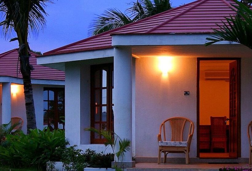 小室, Chariot Beach Resort