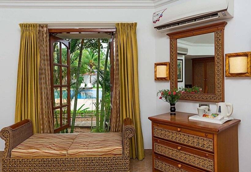 小室, Chariot Beach Resort