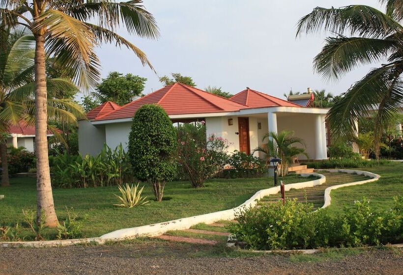 小室, Chariot Beach Resort