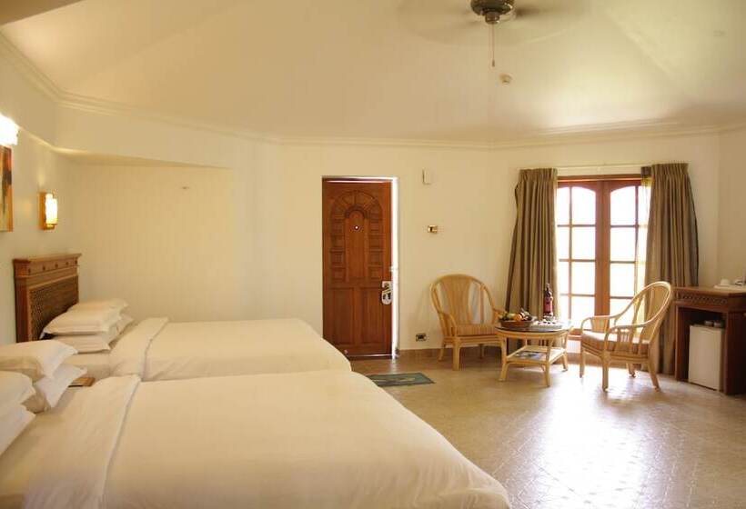 小室, Chariot Beach Resort