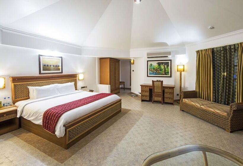 小室, Chariot Beach Resort