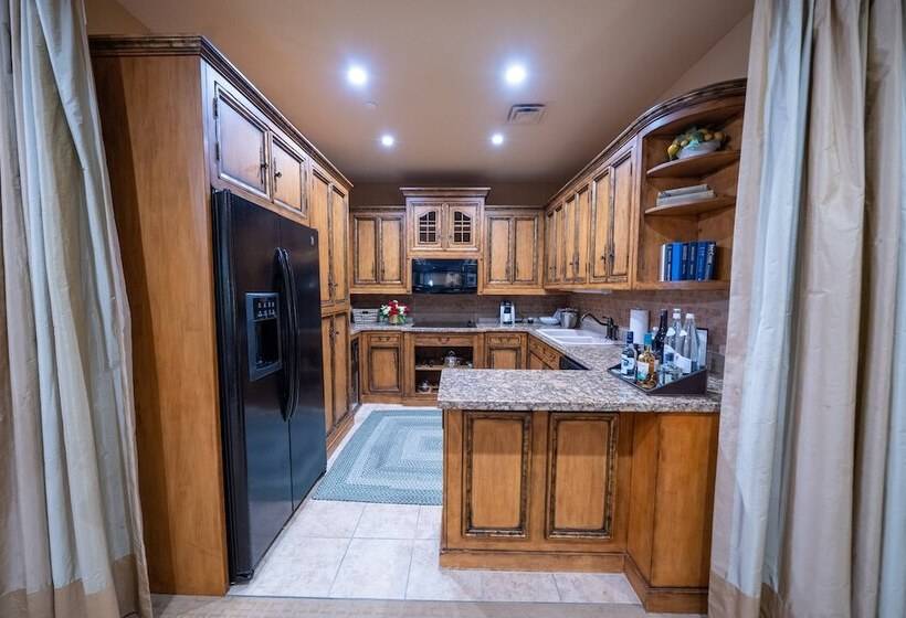 Люкс, Granduca Houston