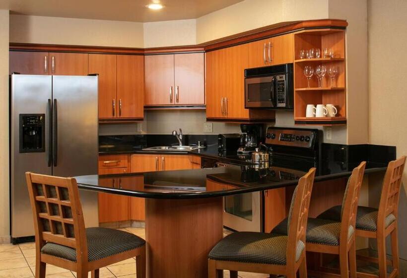 디럭스 스위트 킹 침대, The Platinum