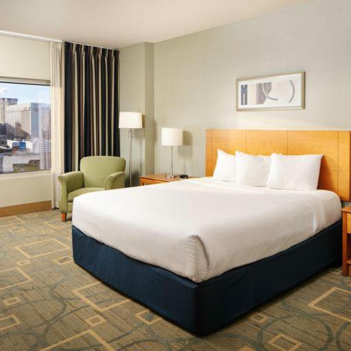 디럭스 스위트 킹 침대, The Platinum