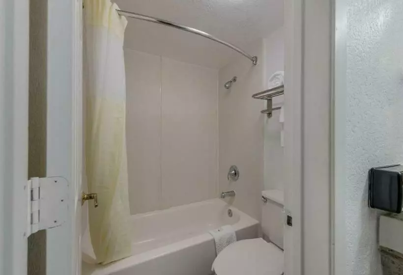 اتاق کلاسیک, Quality Inn & Suites Airport