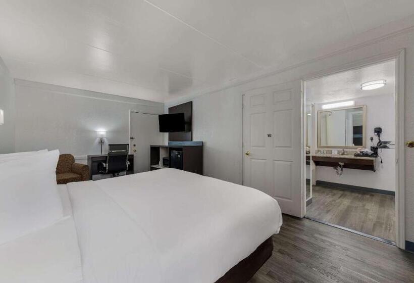 חדר סטנדרט, מיטת קינג, מותאם לאדם עם מוגבלויות, Quality Inn & Suites Airport