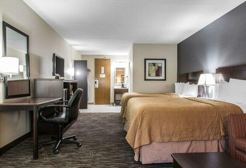سوییت, Quality Inn & Suites Danbury Near University