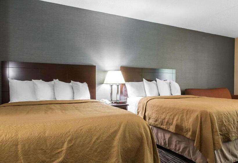 سوییت, Quality Inn & Suites Danbury Near University