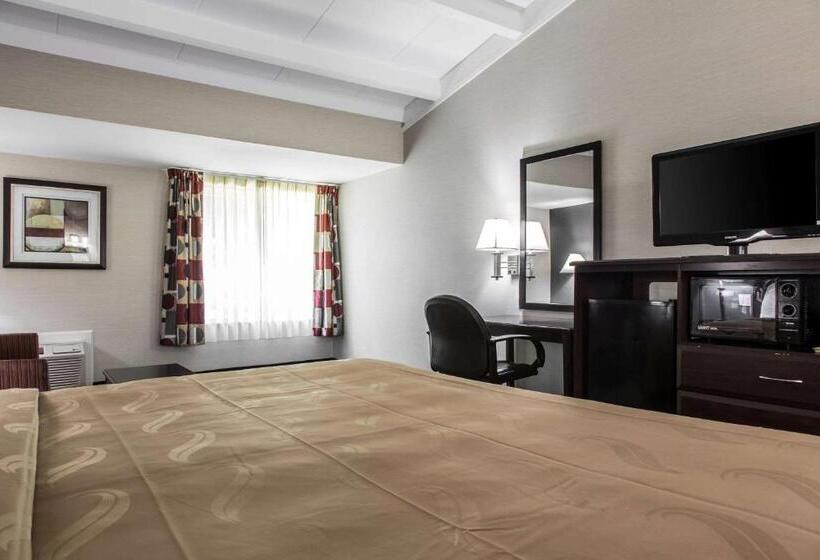 سوئیت با تخت بزرگ, Quality Inn & Suites Danbury Near University