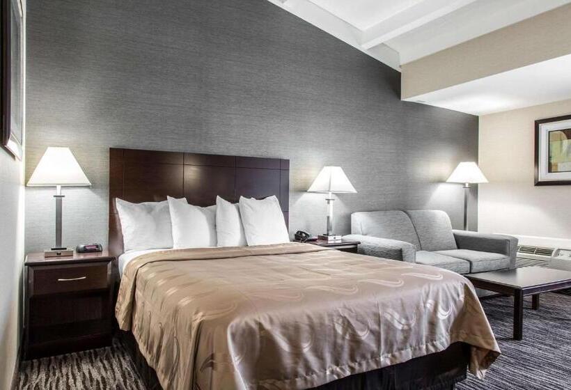 اتاق لوکس, Quality Inn & Suites Danbury Near University