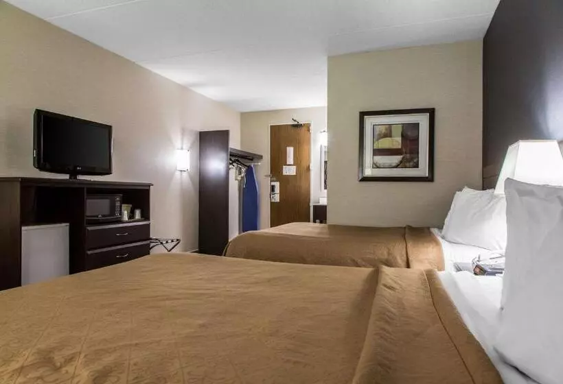 スタンダードルーム, Quality Inn & Suites Danbury Near University