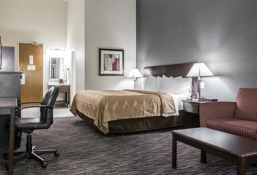سوییت, Quality Inn & Suites Danbury Near University