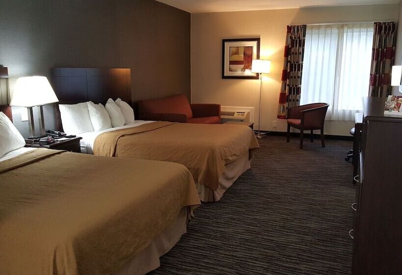 سوییت, Quality Inn & Suites Danbury Near University