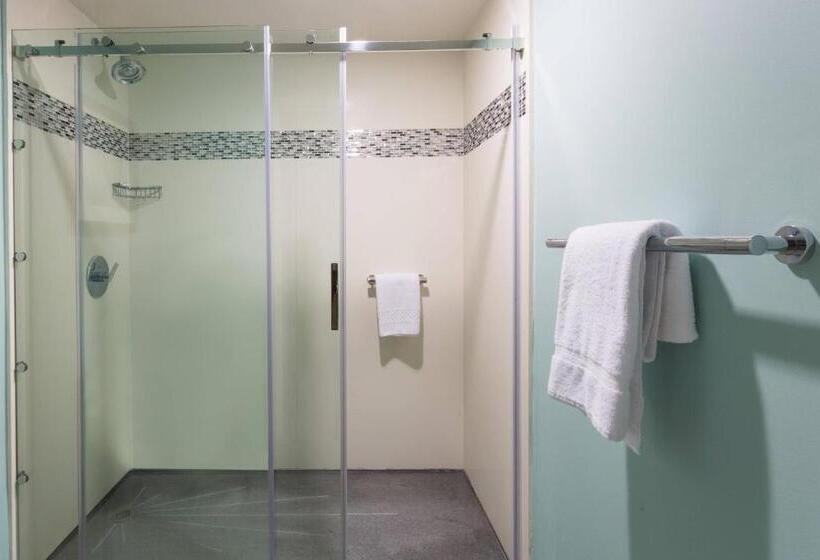 带大床的标准工作室, Residence Inn By Marriott Daytona Beach Oceanfront