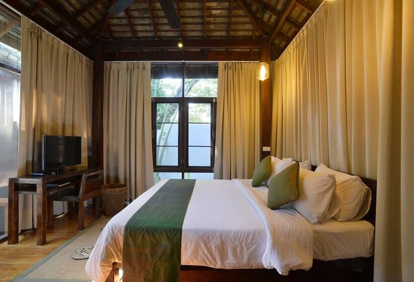 디럭스 룸, The Quarter Pai