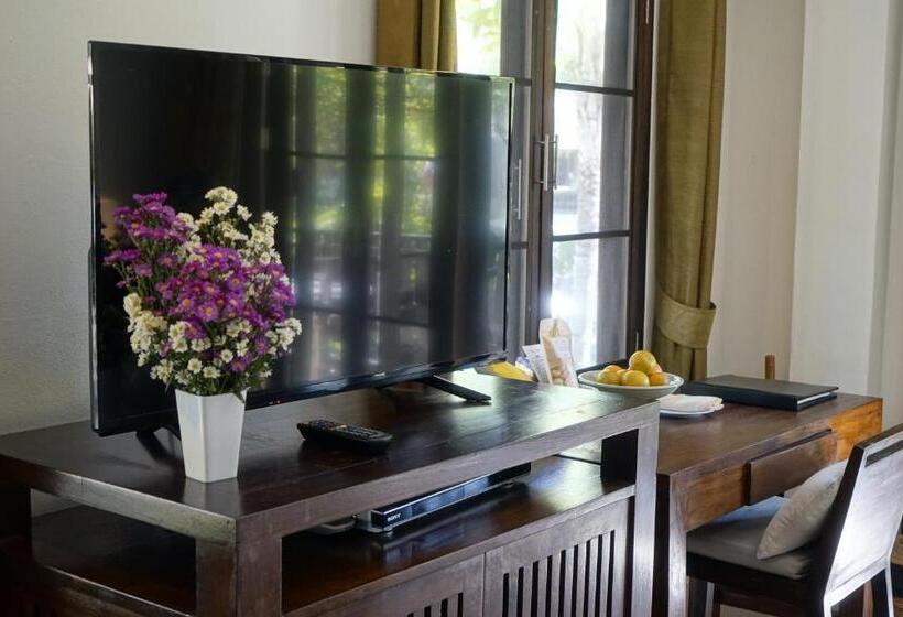 디럭스 룸, The Quarter Pai