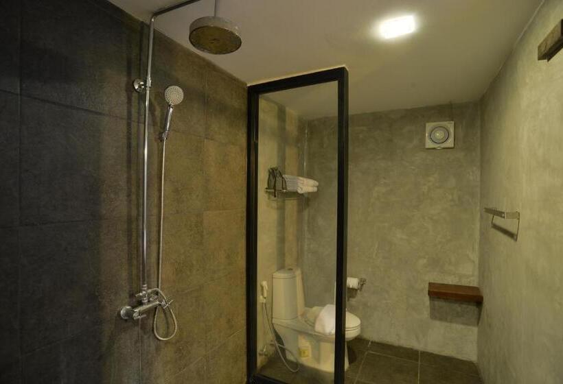 수피리어 룸, The Quarter Pai