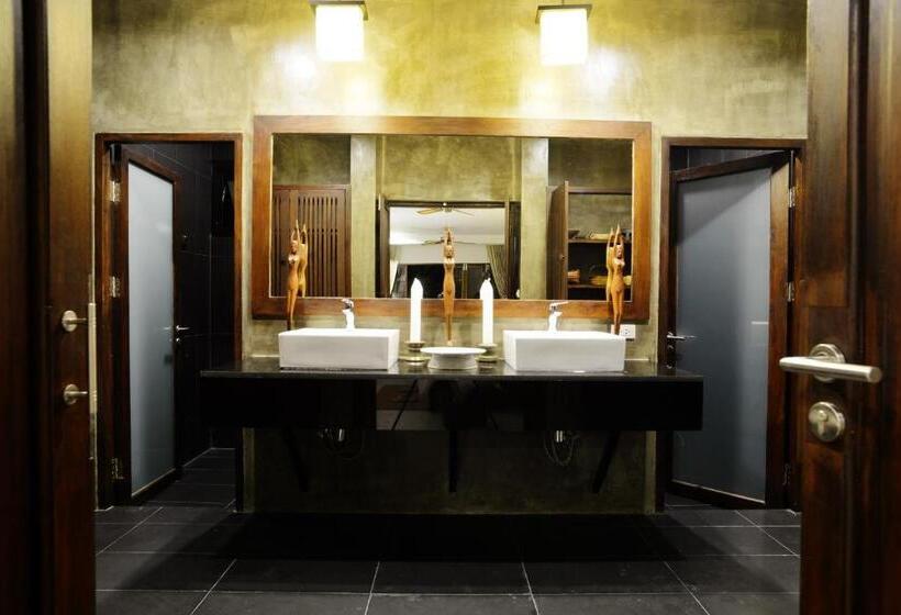 디럭스 룸, The Quarter Pai