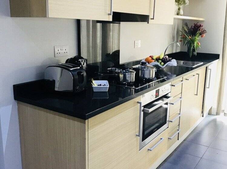 Студио Executive, W6