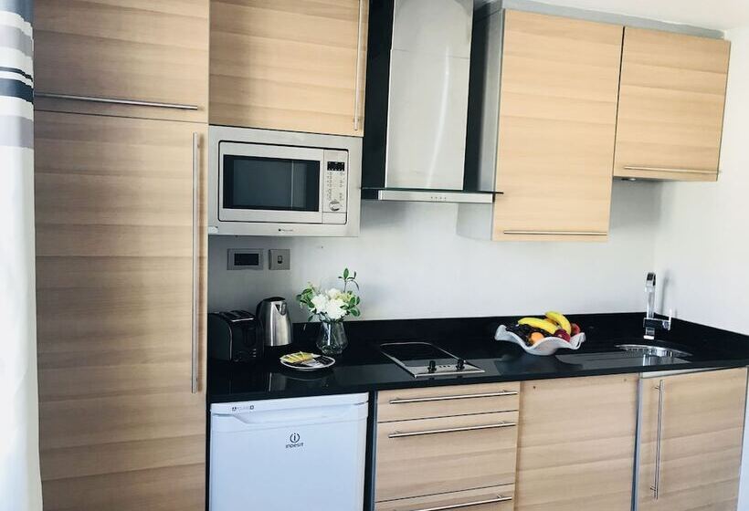 Студио Executive, W6