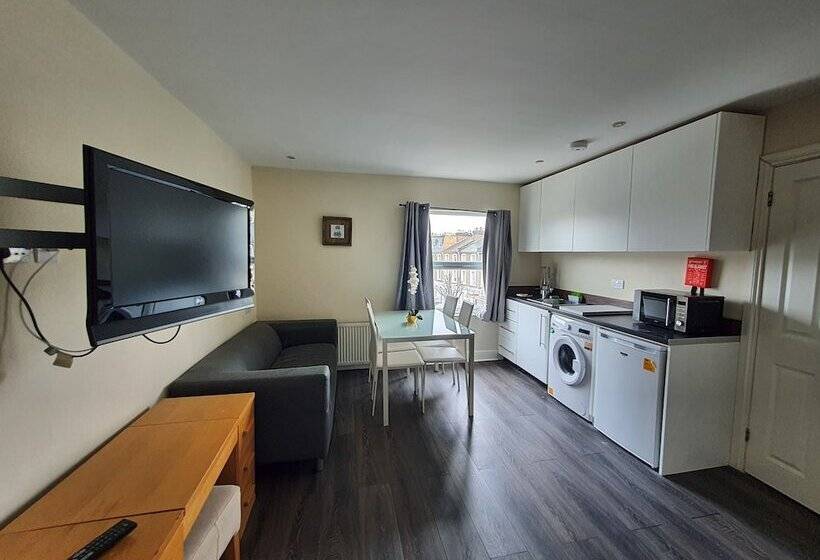 Студио Executive, W6