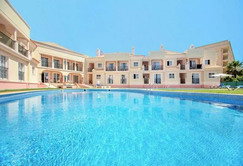 プールビューのスーペリアー１ベッドルームアパートメント, Aquamar Albufeira