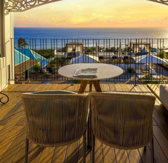 اتاق لوکس با چشمانداز دریا, Blue Margouillat Seaview Hotel Relais & Chateaux