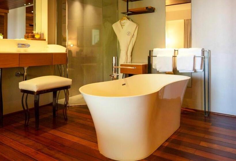 اتاق لوکس با چشمانداز دریا, Blue Margouillat Seaview Hotel Relais & Chateaux