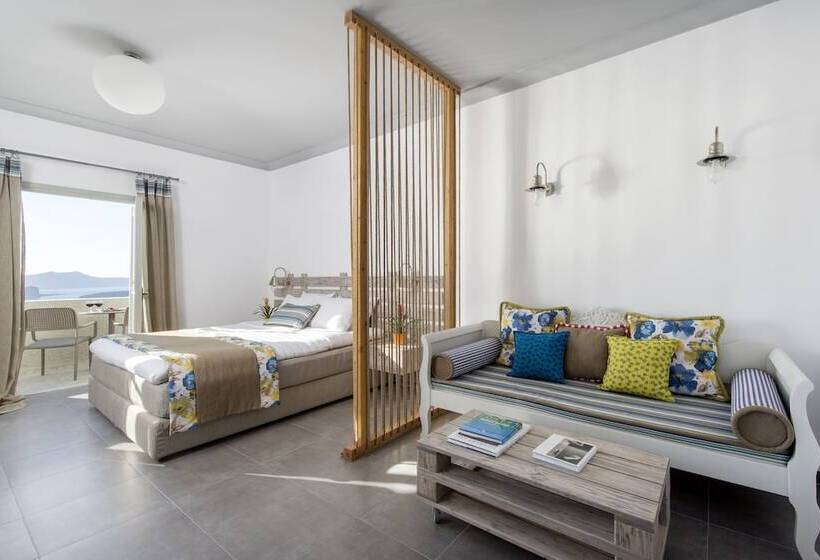 Juniorsvit, Caldera S Dolphin Suites