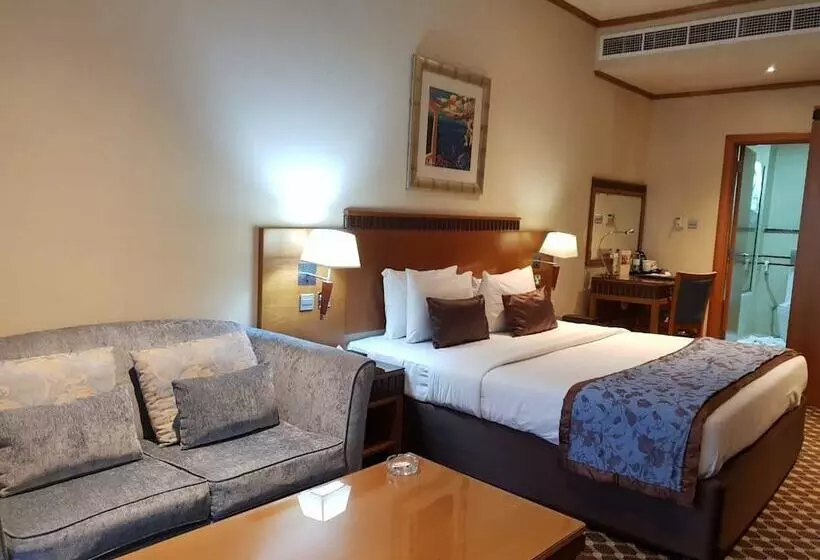 اتاق لوکس, Golden Tulip Hotel Al  Barsha