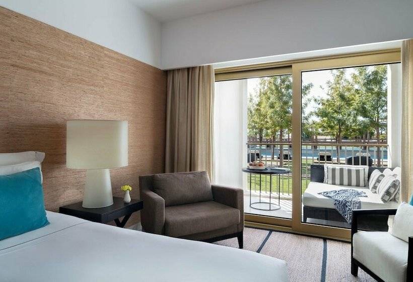 اتاق لوکس با چشمانداز استخر, Victoria Golf Resort and Spa Managed by Accor