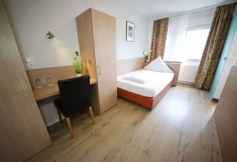 اتاق استاندارد یک نفره, Europa Offenbach