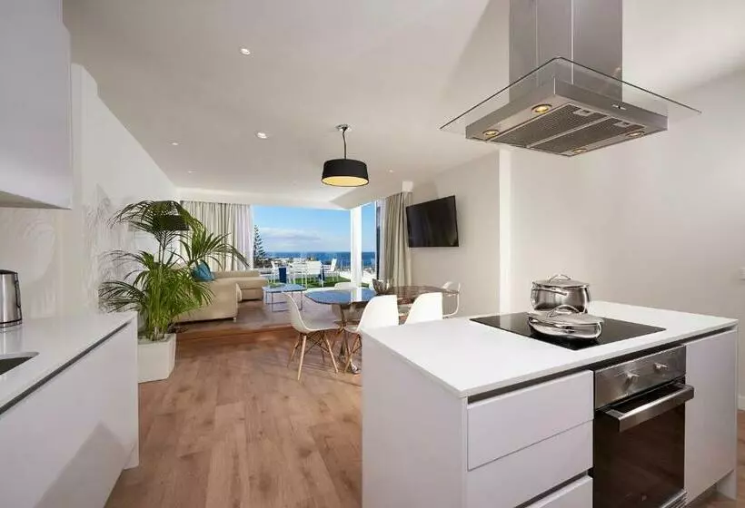 2 Bedroom Premium Apartment, Flamingo Beach Mate