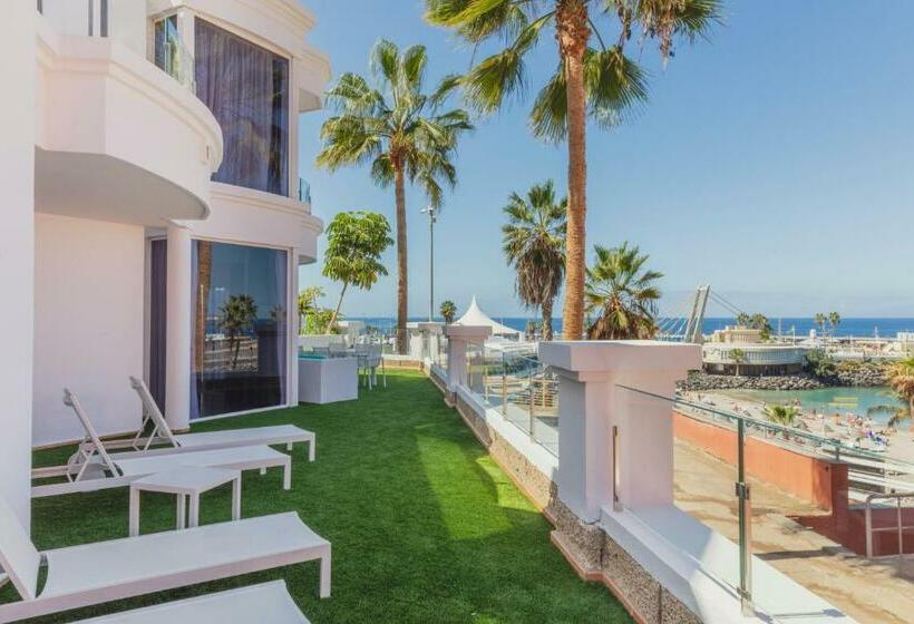 Апартаменты Premium 2 Спальни, Flamingo Beach Mate