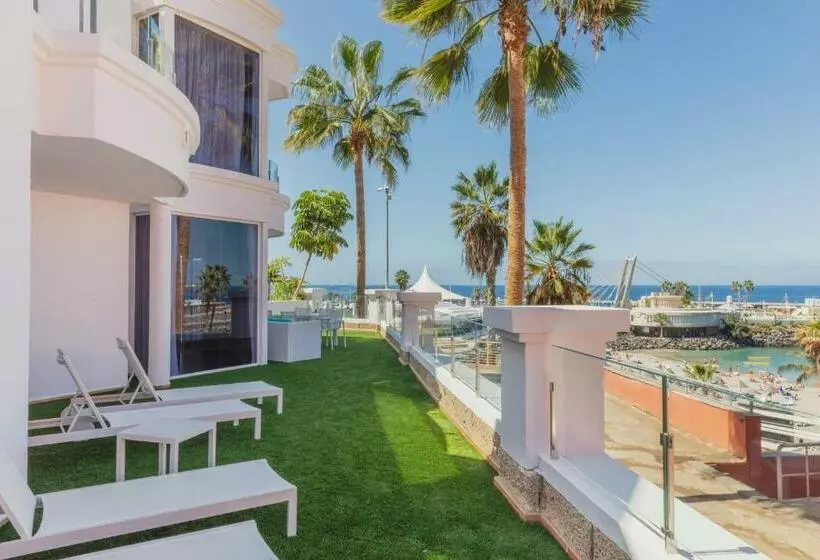 2 Bedroom Premium Apartment, Flamingo Beach Mate