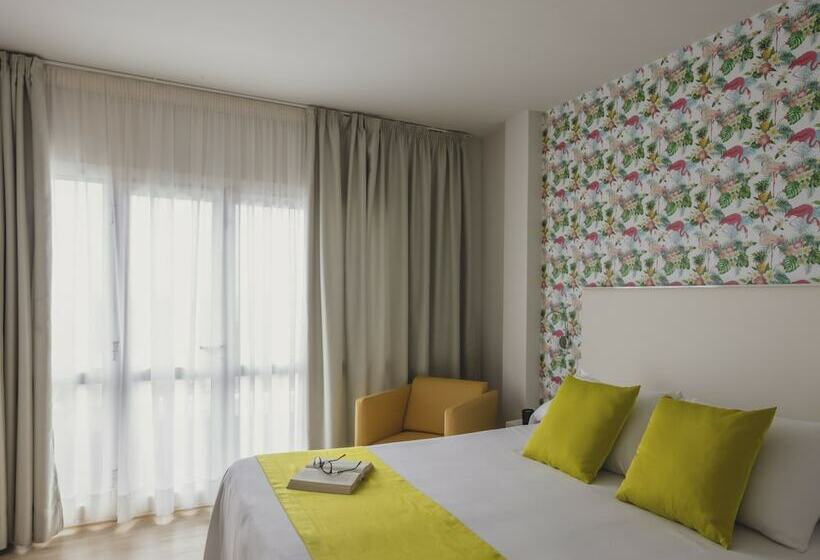 带2个卧室的优质公寓, Flamingo Beach Mate