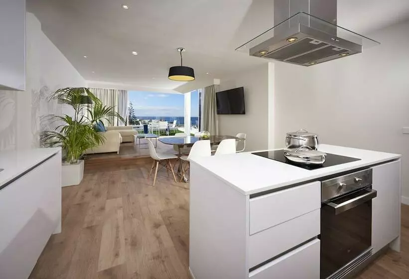 2 Bedroom Premium Apartment, Flamingo Beach Mate