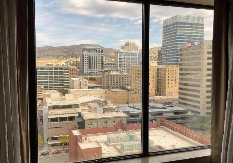 스탠다드 룸 킹사이즈 침대, Hilton Salt Lake City Center