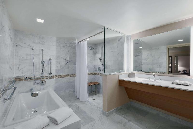 Люкс Кровать Кинг, Hilton Salt Lake City Center