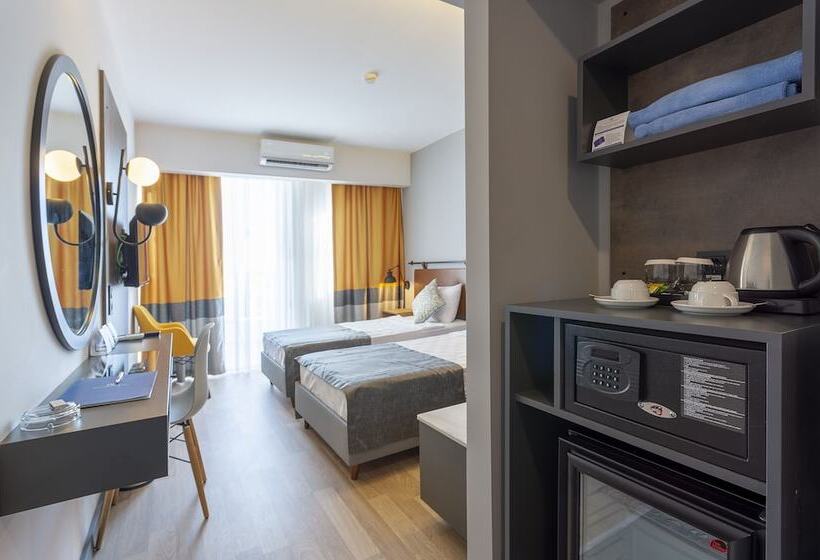 Номер Стандарт, Ramira Joy