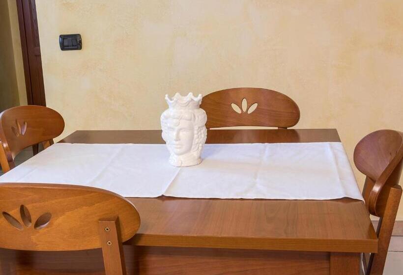 스탠다드 스튜디오, Residence Alberghiero Eolie