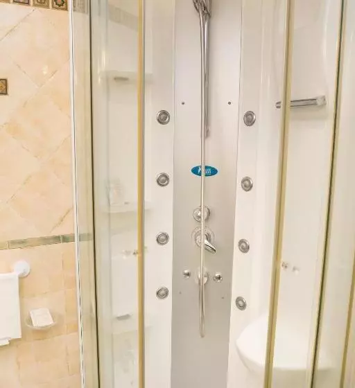 استودیوی سوپریور, Residence Alberghiero Eolie