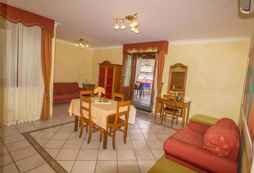 استودیوی لوکس, Residence Alberghiero Eolie