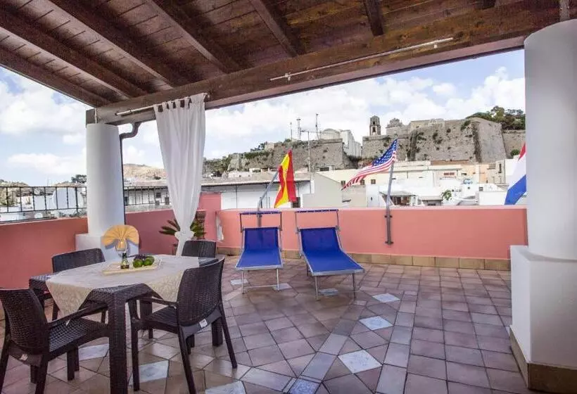 استودیوی لوکس, Residence Alberghiero Eolie